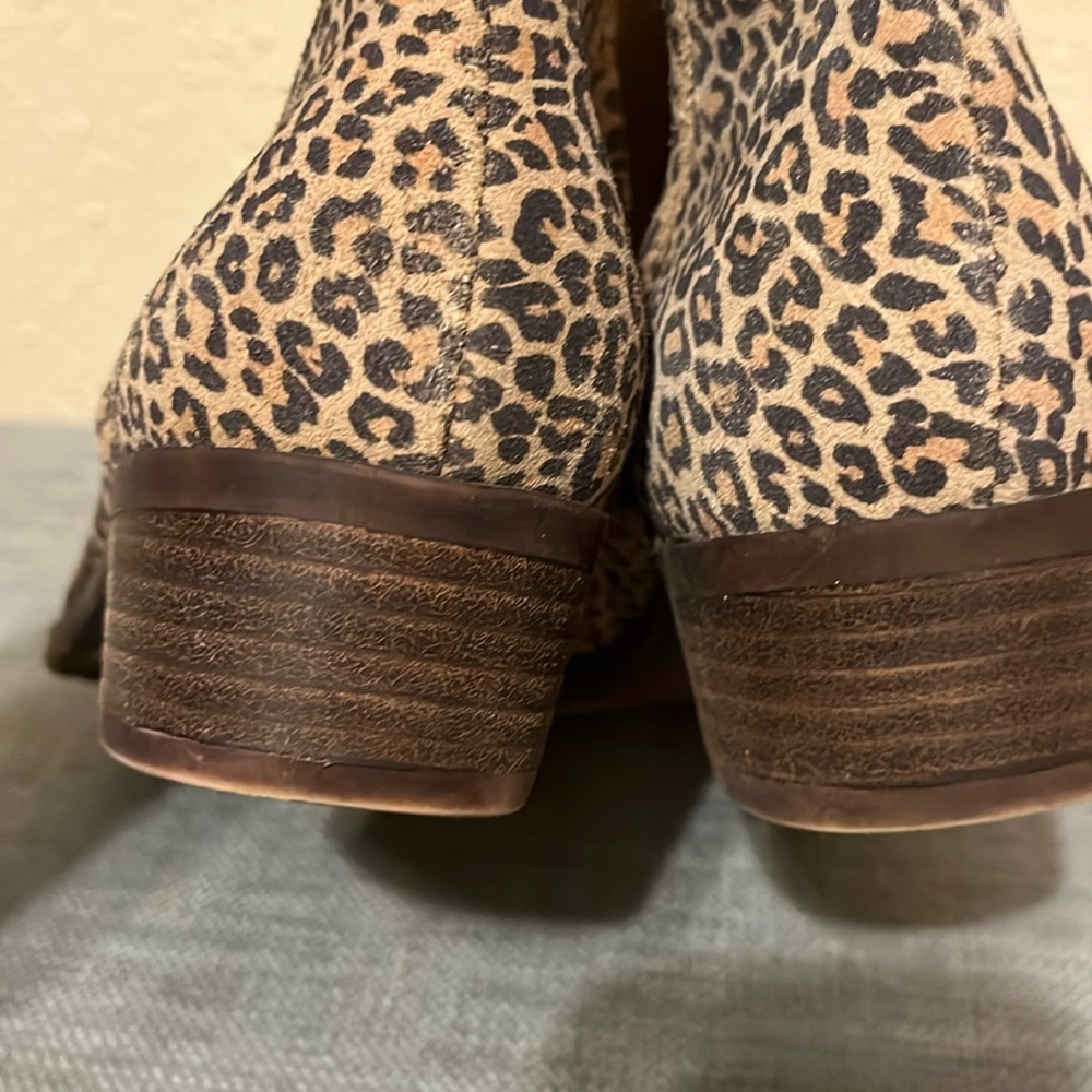 Sz 6 Lucky Brand Baley 2 Leopard Split Shaft Ankle Boots - Picture 11 of 16